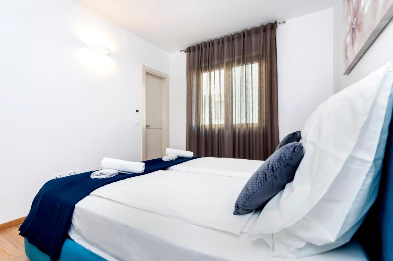 Sunny Day - Apartment With Parking Rovinj Exteriér fotografie